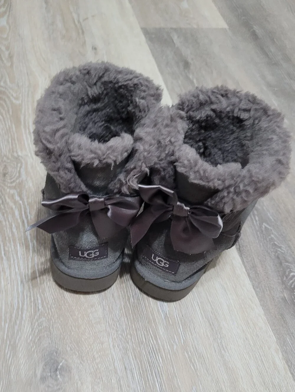 UGG Mini Bailey Bow II ankle boots Grey Winter Boots Size 8